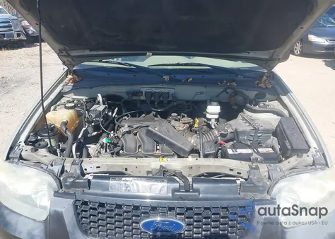 2005 Ford Escape Xlt z USA, uszkodzony, nr VIN 1FMYU03155KA42232